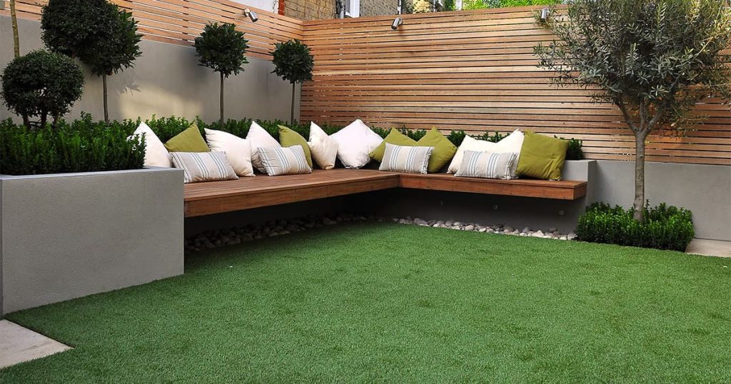 طراحی حیاط با چمن مصنوعی