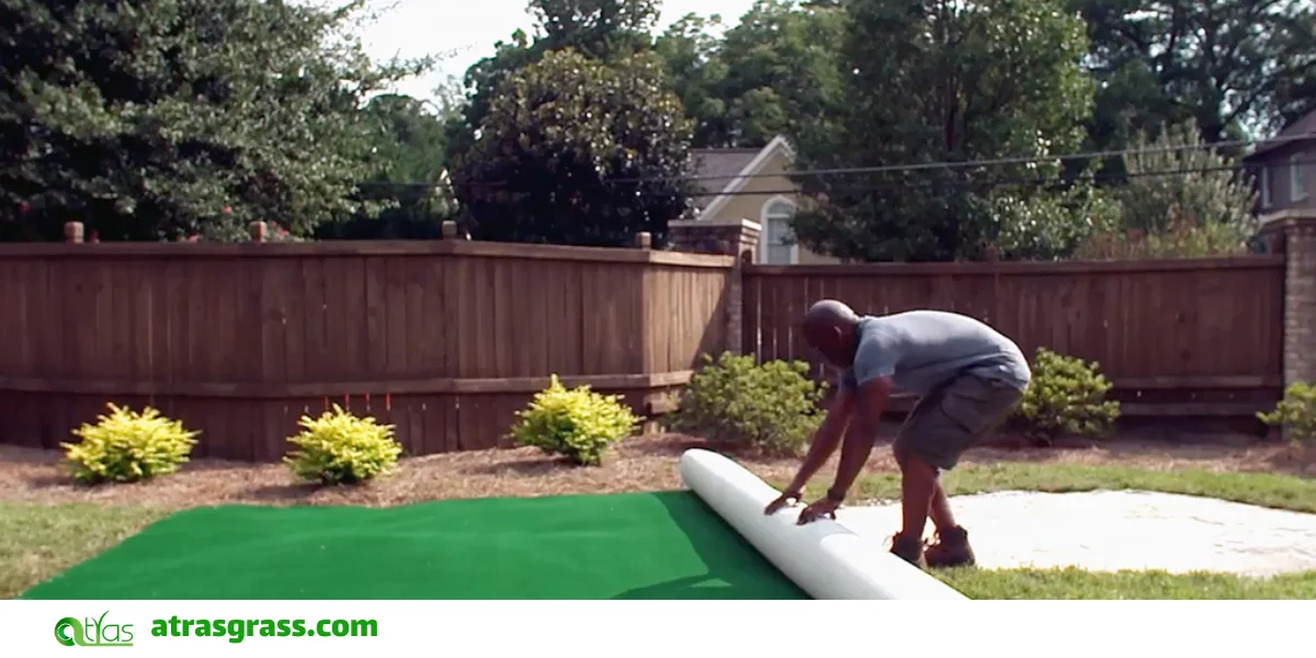 قرار دادن و چسباندن چمن مصنوعی